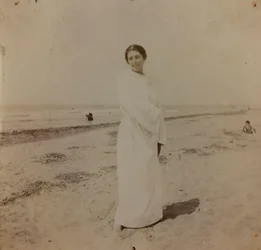 Porträt am Strand in Forte dei Marmi, Versilia, um 1910