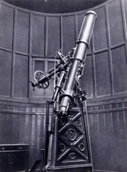 Das Teleskop von Giovanni Virginio Schiaparelli (1835-1910) Astrophysiker in Brera (Mailand). Er beobachtete geradlinige Konfigurationen auf dem Planeten Mars, die er die Marskanäle (canali) nannte