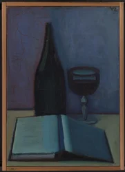 Stillleben mit einem Buch, einem Glas und einer Flasche