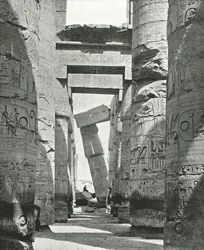 Säulen der Hypostylhalle, Karnak, Ägypten, 1895
