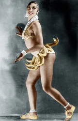 Josephine Baker (1906-1975) in den Folies Bergère in Paris mit Bananengürtel
