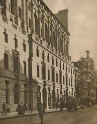 Repräsentative Gebäude des neuen London in der Moorgate Street, um 1935.