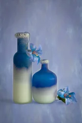 Serenes Blaues Stillleben