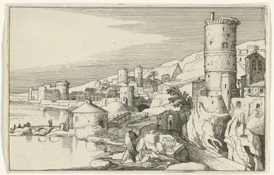 Stadt mit Türmen am Wasser