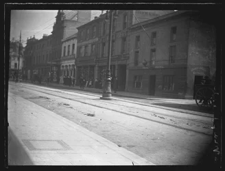 Castle Street, Cardiff, The Old Globe Inn, ca. 1902