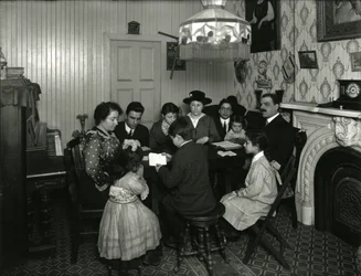 Evangelistenausschuss, Bibelstudium im Haus von Frau Vitello, 359 E. 49th Street, unterrichtet von Miss Jones. 30. März 1916