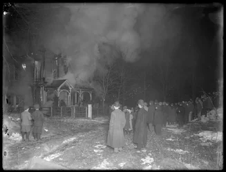 Prescott Cottage Feuer bei Nacht, Inwood Hill, 1914