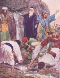 Moses schlägt den Felsen, aus Die Bibelgeschichte, veröffentlicht von Hodder & Stoughton, ca. 1930