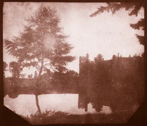 Lacock Abbey in der Spiegelung, ca. 1840