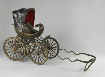 Bemalter und vergoldeter Kinderwagen