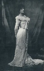 Miss Lena Ashwell, 1900