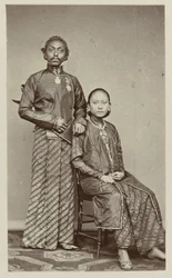 Pakoe Boewono IX, Susuhunan von Surakarta mit seiner Ehefrau Ratoe