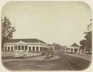 Gesellschaft Harmonie und der Laden von Oger Frères in Batavia