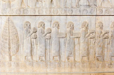 Antikes Relief der Achämeniden; Delegation der Ionier; Apadana-Palast; archäologische Stätte; antike persische Stadt Persepolis; UNESCO-Weltkulturerbe; Provinz Fars; Iran; Asien