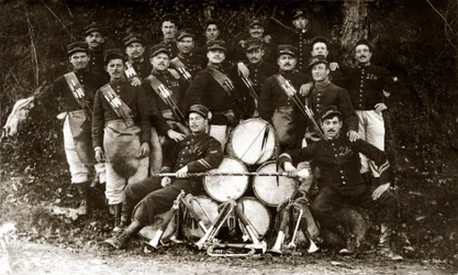 Fanfarenzug des 122. französischen Infanterieregiments während des Ersten Weltkriegs von 14-18