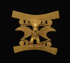 Anhänger mit einer Figur mit fledermausähnlicher Maske, Späte Periode V - Periode VI, ca. 700-1550