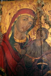 Madonna mit Kind, auf Holz gemalt in der Agios Antonios Kirche, Kavousi, Kreta, Griechenland (Foto)